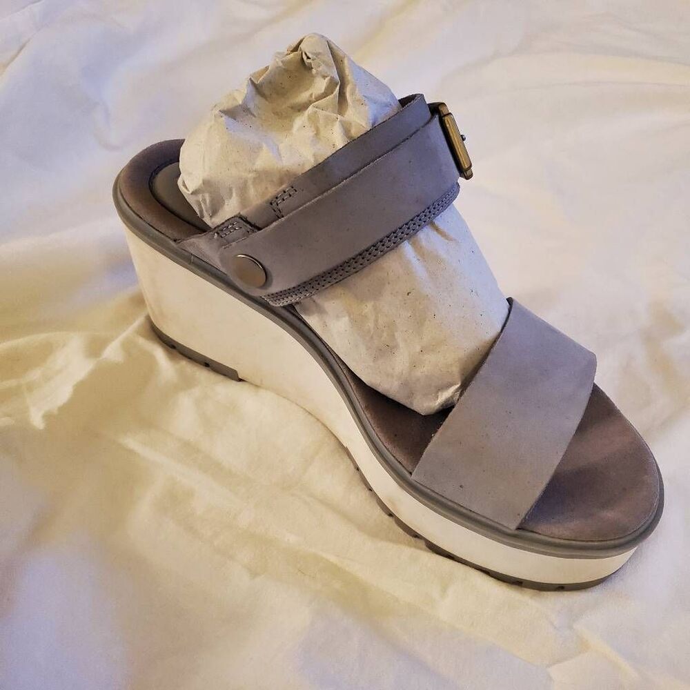 Amputee. Timberland Gray and White Wedge Sandal Size 8.5 - left shoe only. - Picture 4 of 10